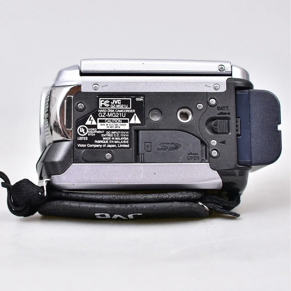 JVC Everio GZ-MG21U Silver 20 GB Hard Disk Drive Digital Video Camera Not Tested